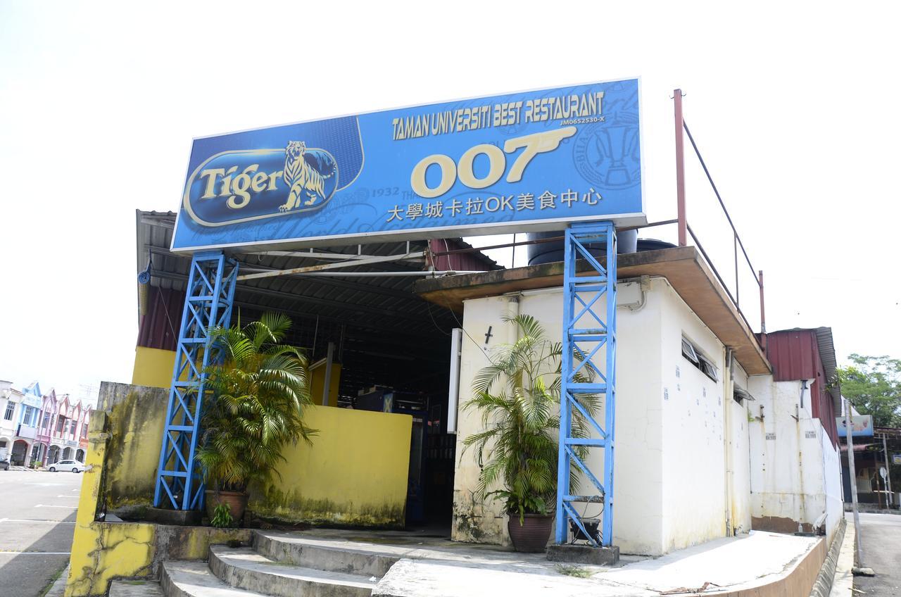 The Uni Garden Hotel Skudai Buitenkant foto